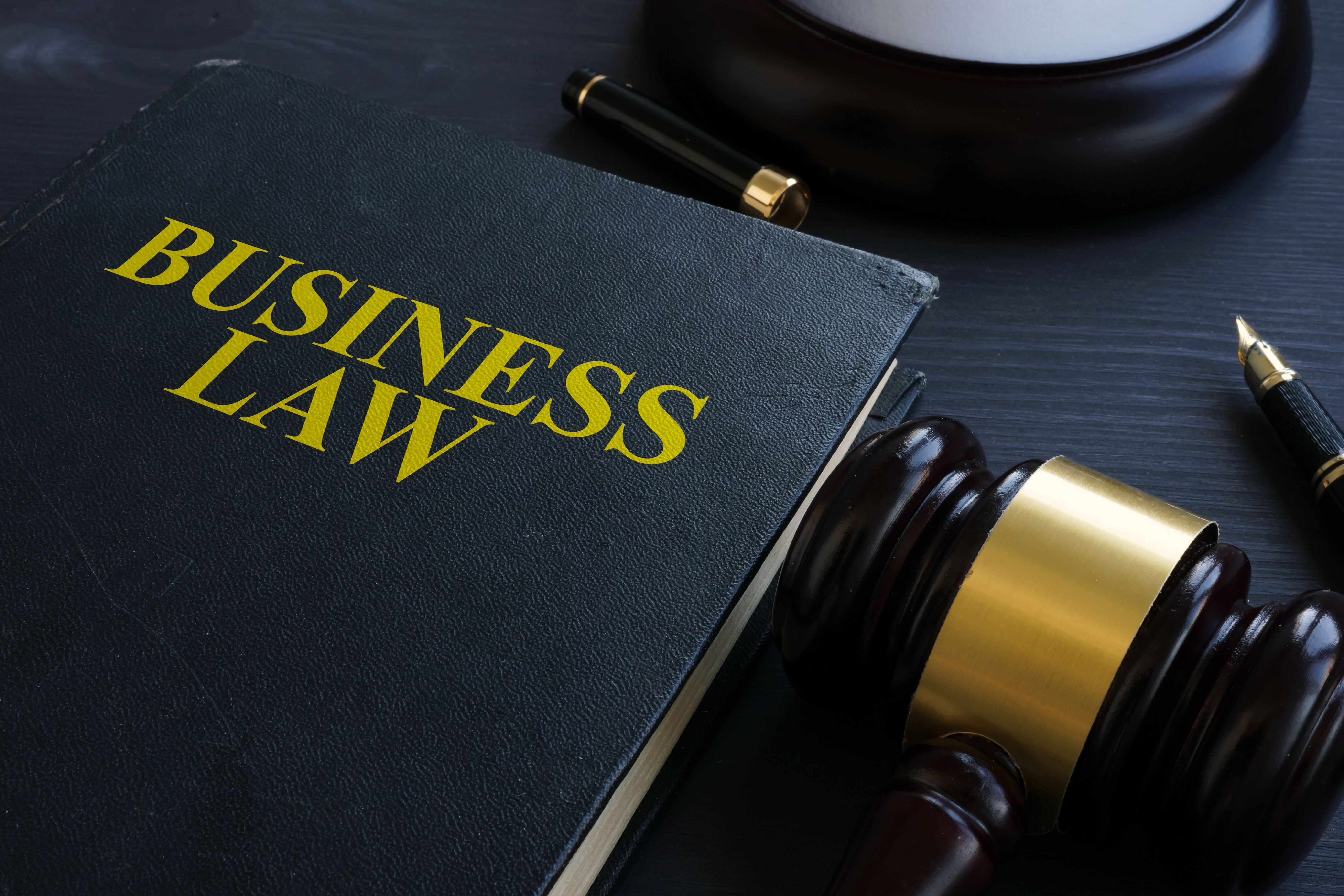 CORPORATE & COMMERCIAL LAW
